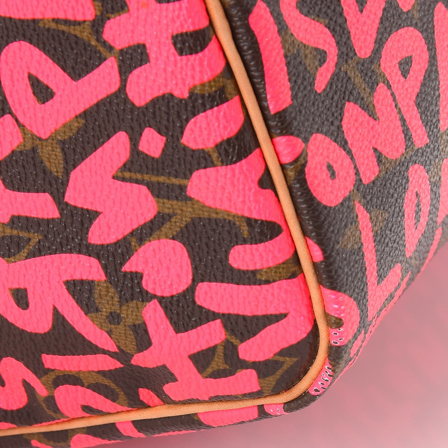 Monogram Graffiti Speedy 30 Fuchsia
