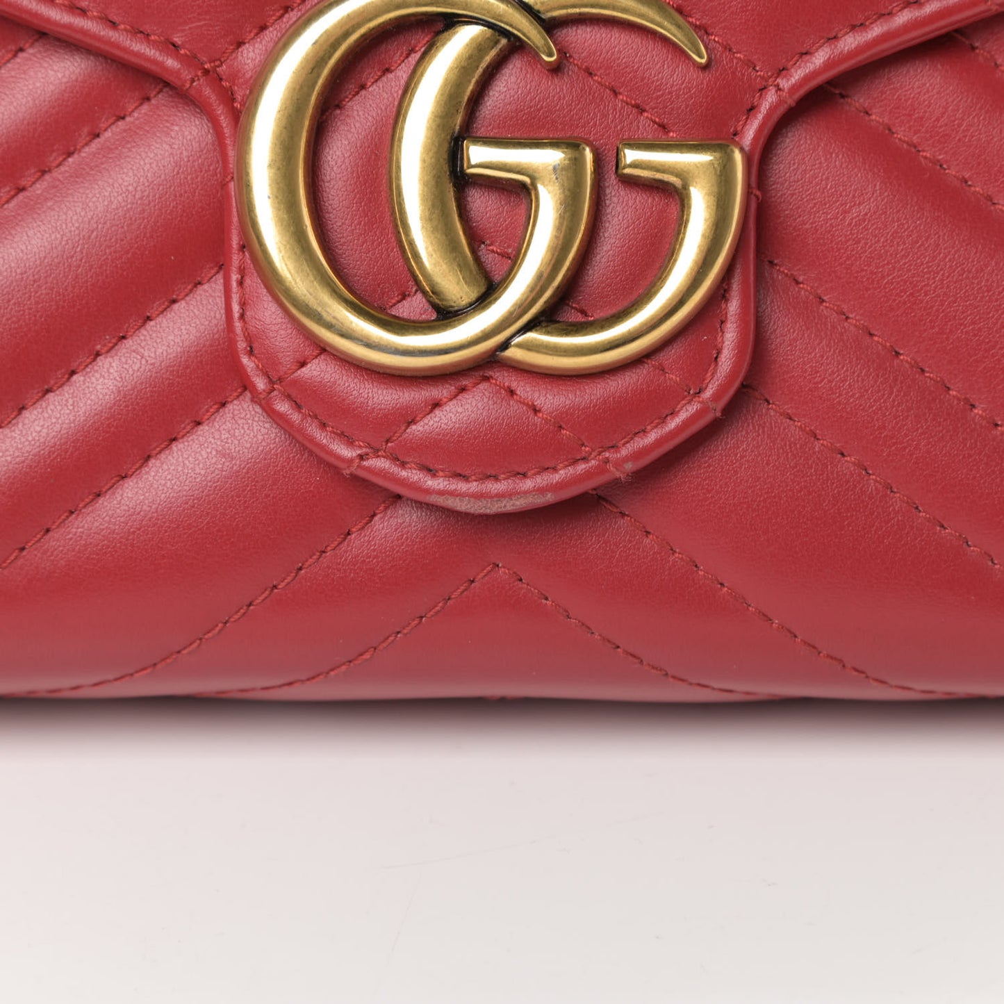Calfskin Matelasse GG Marmont Chain Wallet Hibiscus Red