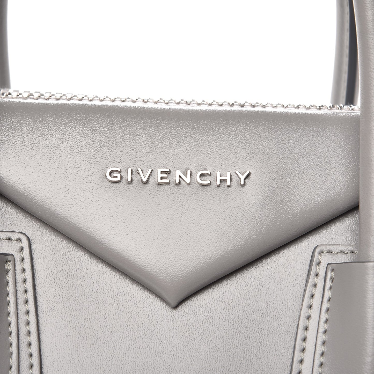 Shiny Lord Calfskin Medium Antigona Pearl Grey