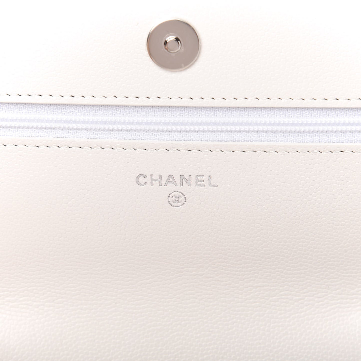 Caviar Quilted My Everything Wallet On Chain WOC White