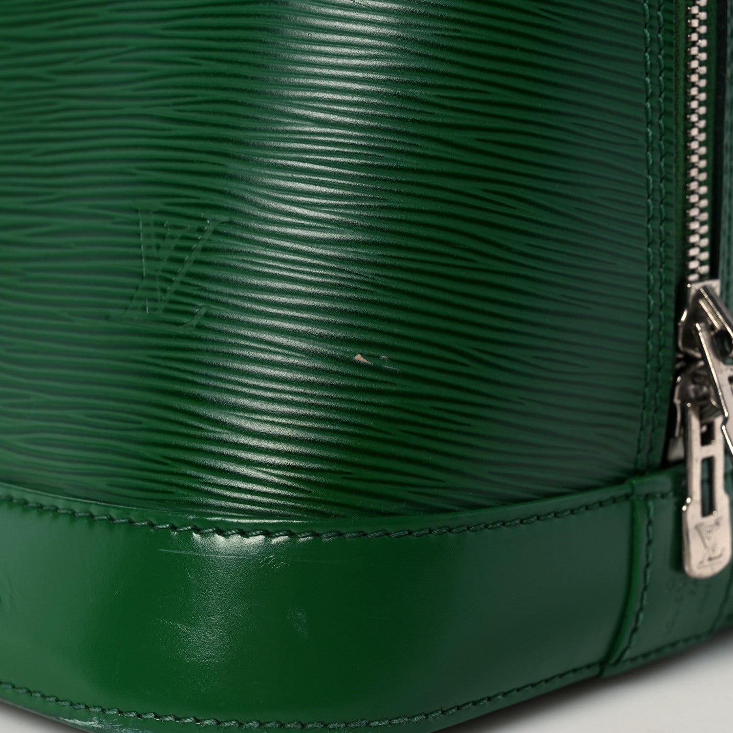 Louis Vuitton Epi Alma PM Borneo 19 of 23