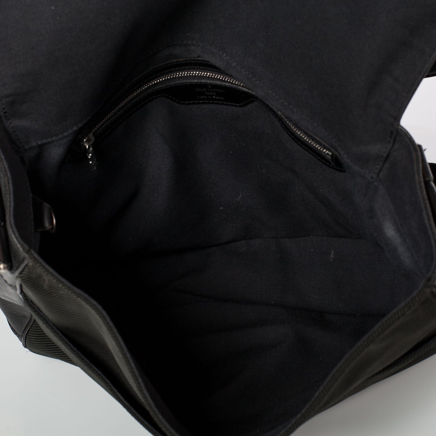 Taiga Viktor Messenger Bag