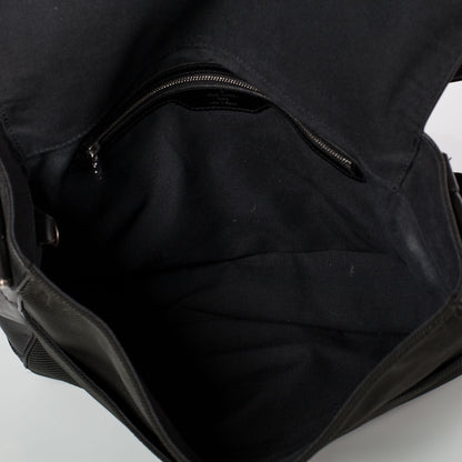 Louis Vuitton Taiga Viktor Messenger Bag 9 of 9