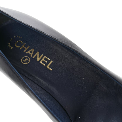 Chanel Lambskin Grosgrain Cap Toe CC Pearl Pumps 41 Navy Black 10 of 11