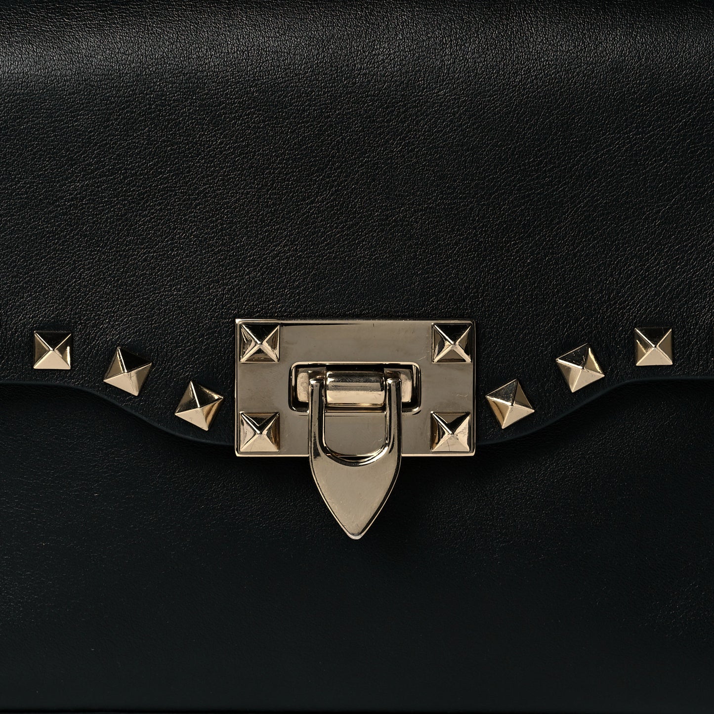 Vitello Medium Rockstud Flip Lock Crossbody Bag Black