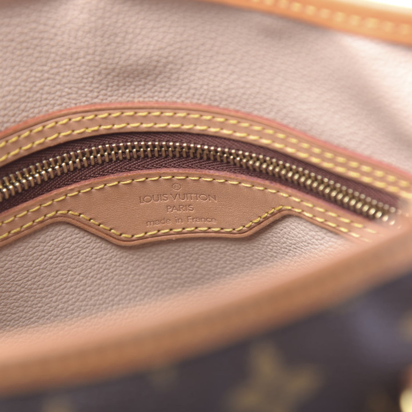 Monogram Petit Bucket 23