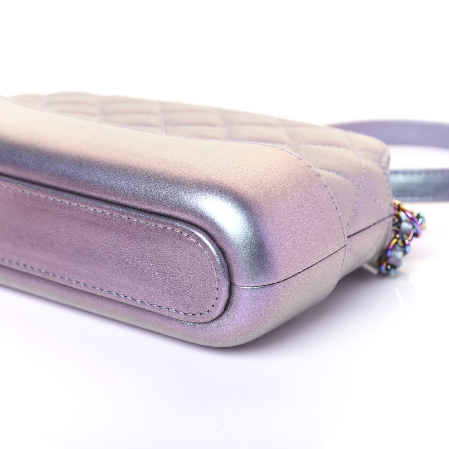 Iridescent Lambskin Calfskin Quilted Small Gabrielle Clutch With Chain Light Purple
