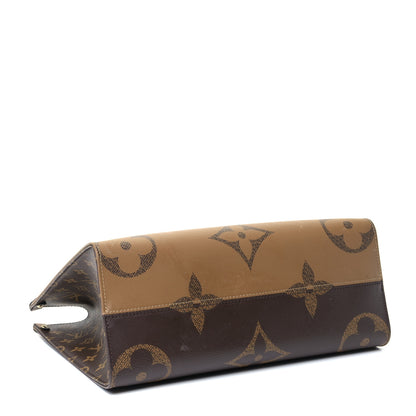Louis Vuitton Reverse Monogram Giant Onthego MM 3 of 7