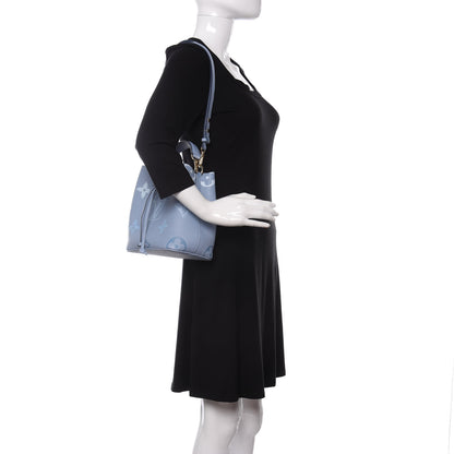 Louis Vuitton Empreinte Monogram Giant By The Pool Neonoe BB Summer Blue 2 of 8