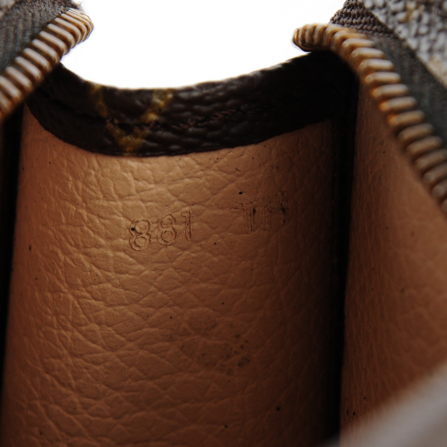 Louis Vuitton Monogram Toiletry Pouch 15 5 of 6