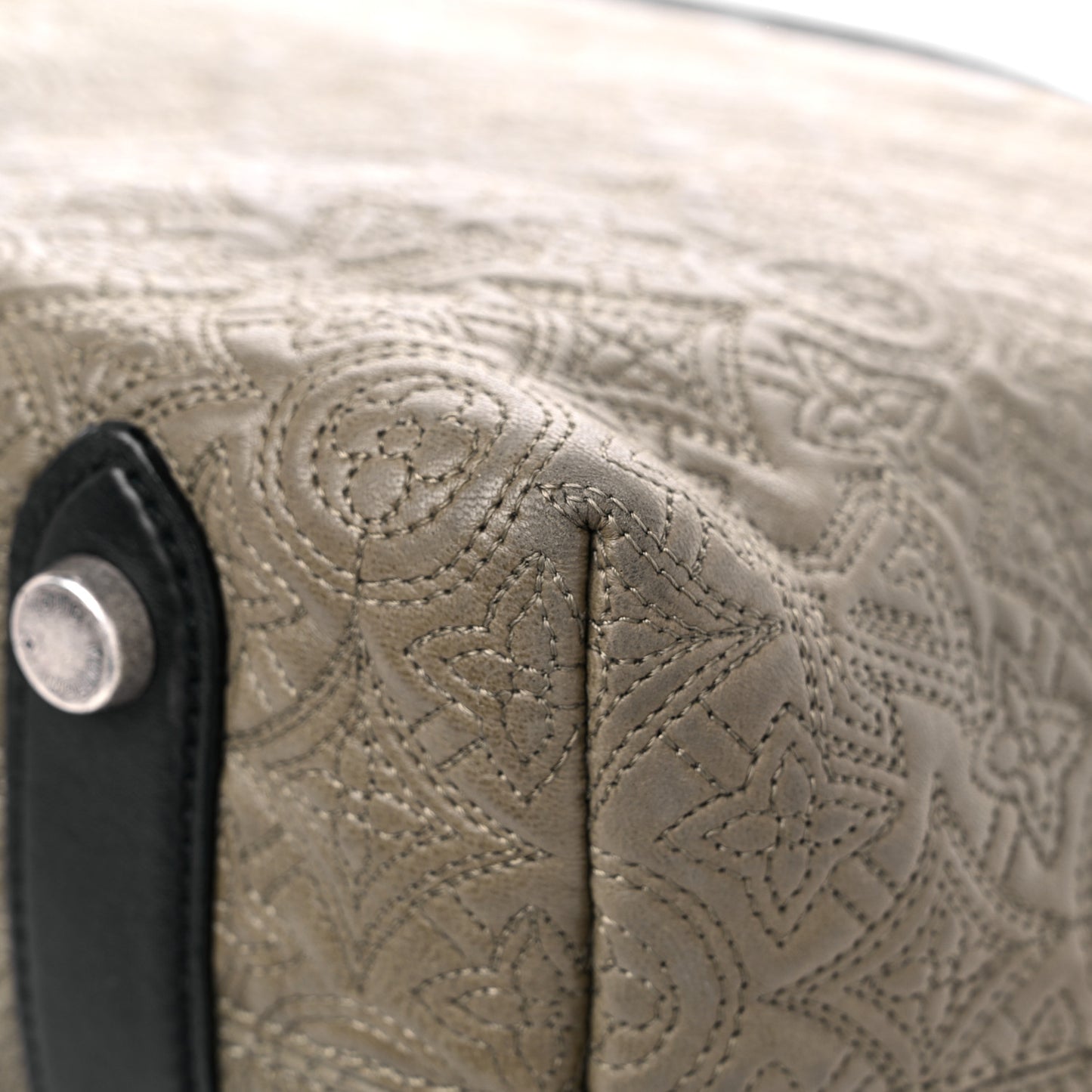 Lambskin Antheia Hobo PM Olive