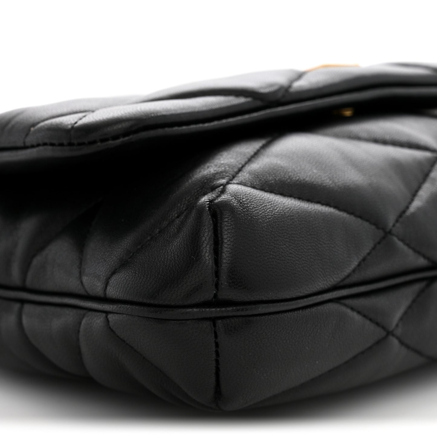 Lambskin Quilted Le 57 Diamond Shoulder Bag Black