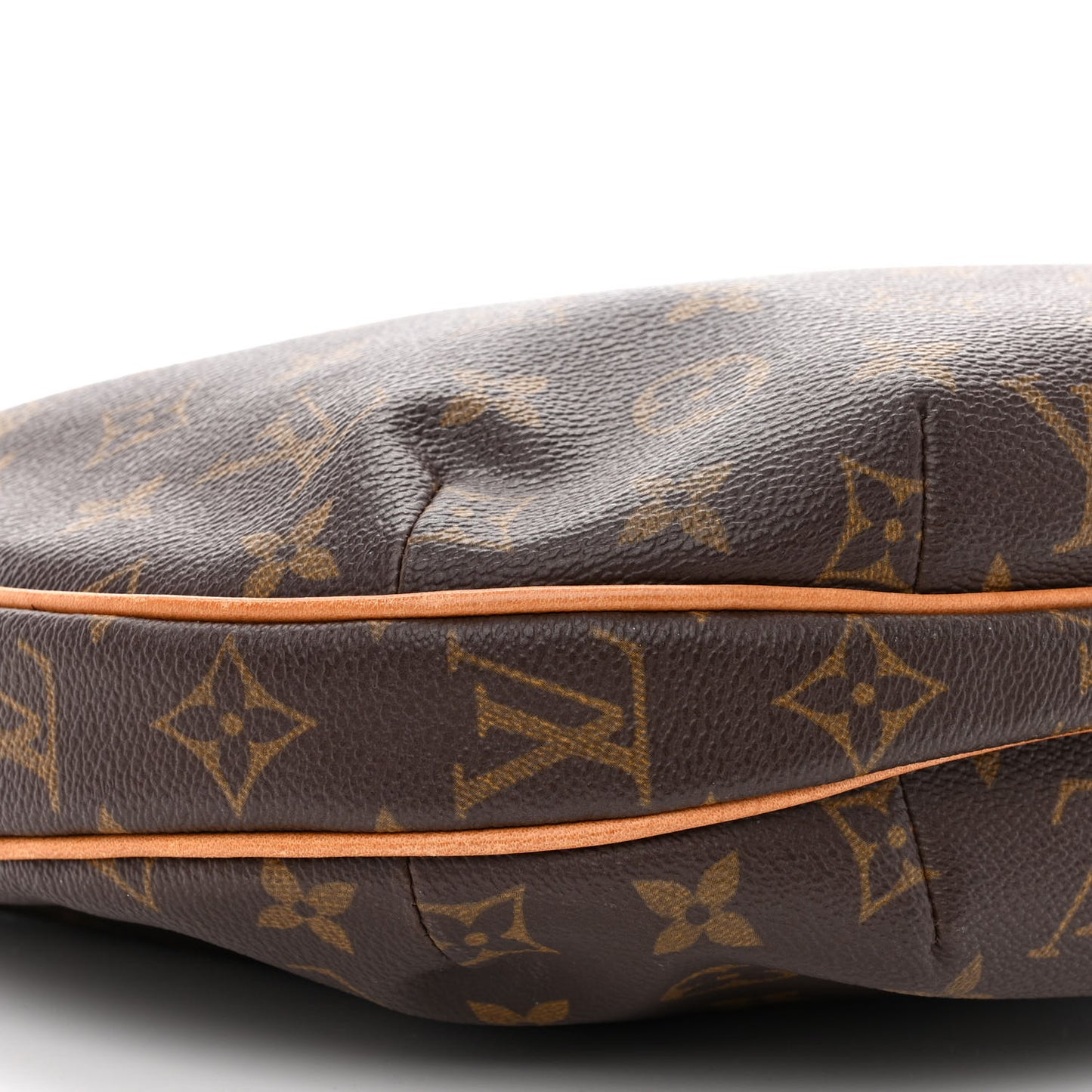 Monogram Croissant MM