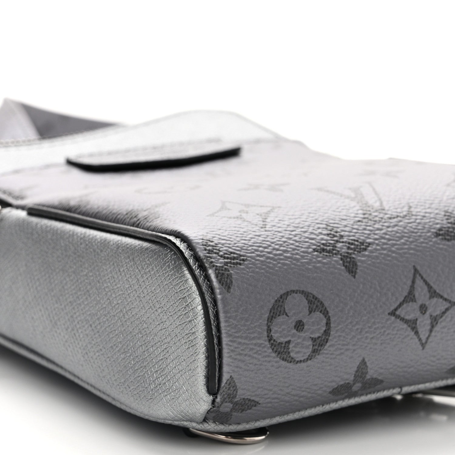 Louis Vuitton Taigarama Outdoor Slingbag Gunmetal Silver 8 of 9