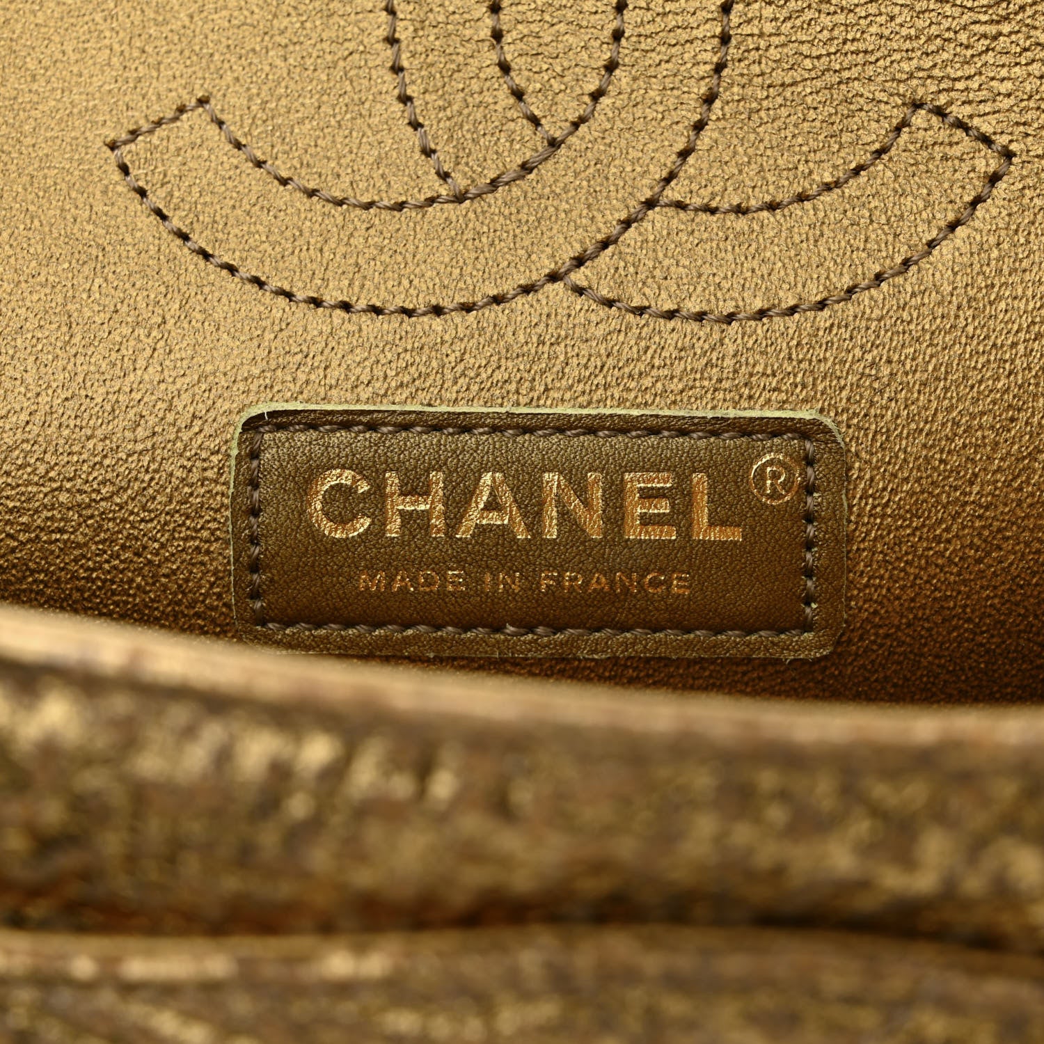 Chanel Metallic Grained Calfskin Chevron Quilted 2.55 Reissue 224 Flap Gold 6 of 11