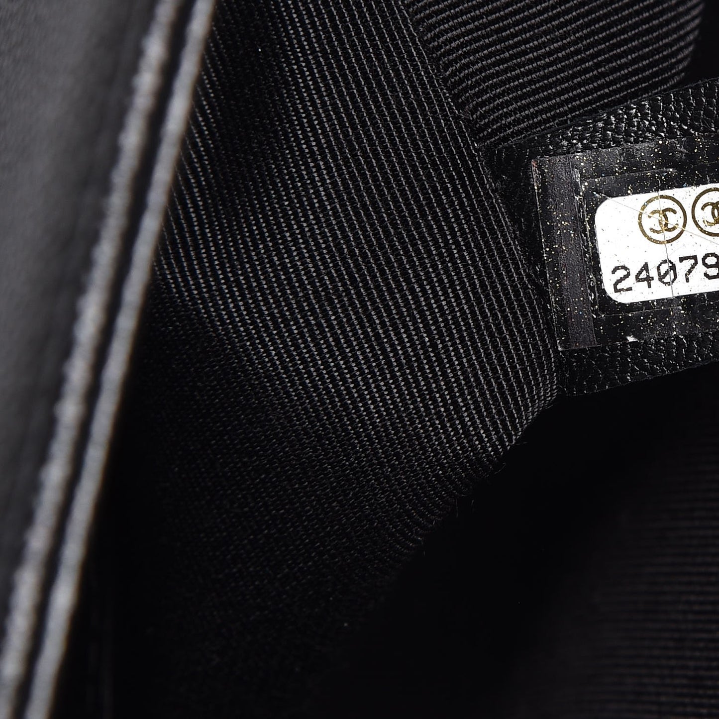 Caviar Quilted New Medium Boy Flap So Black