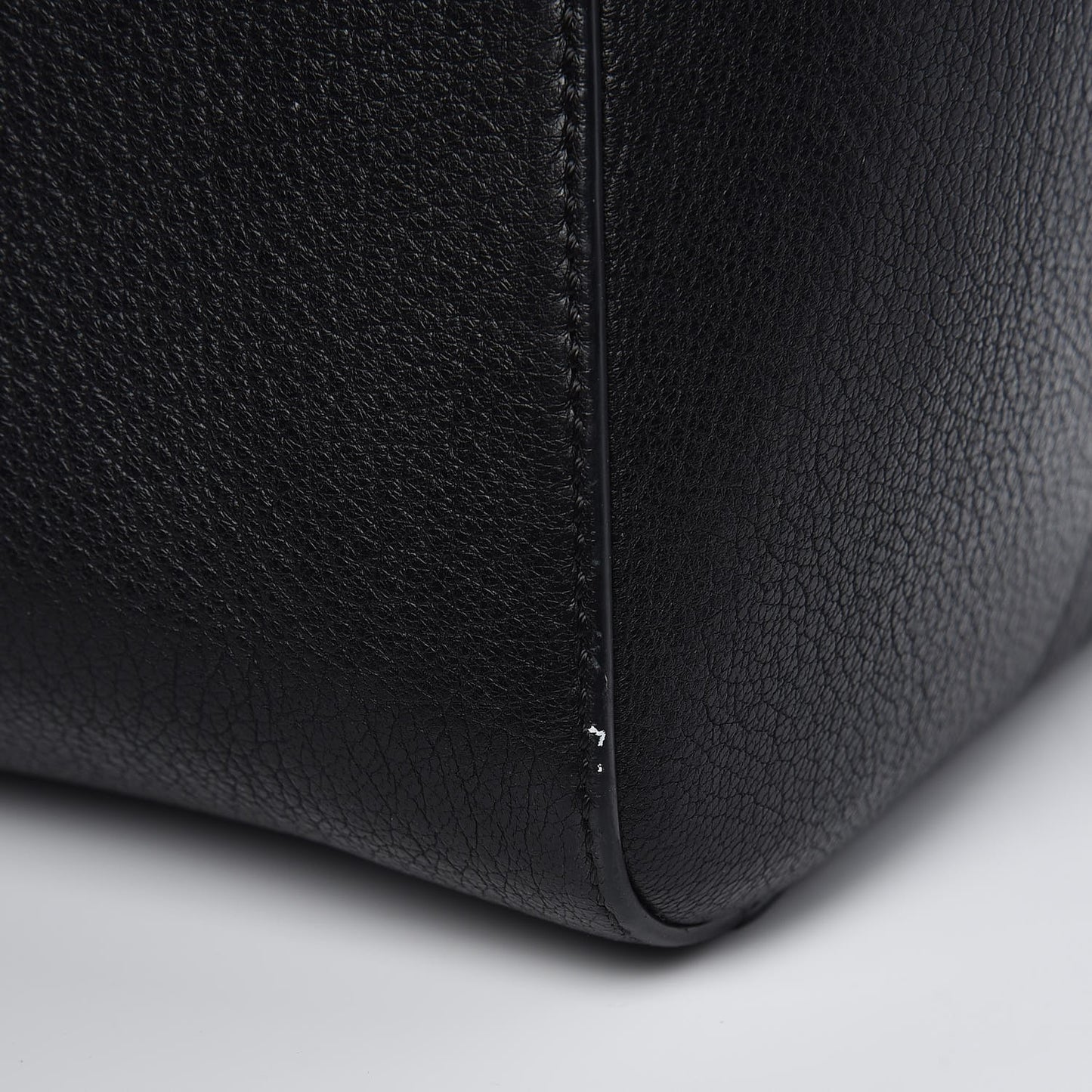 Sugar Goatskin Medium Antigona Black