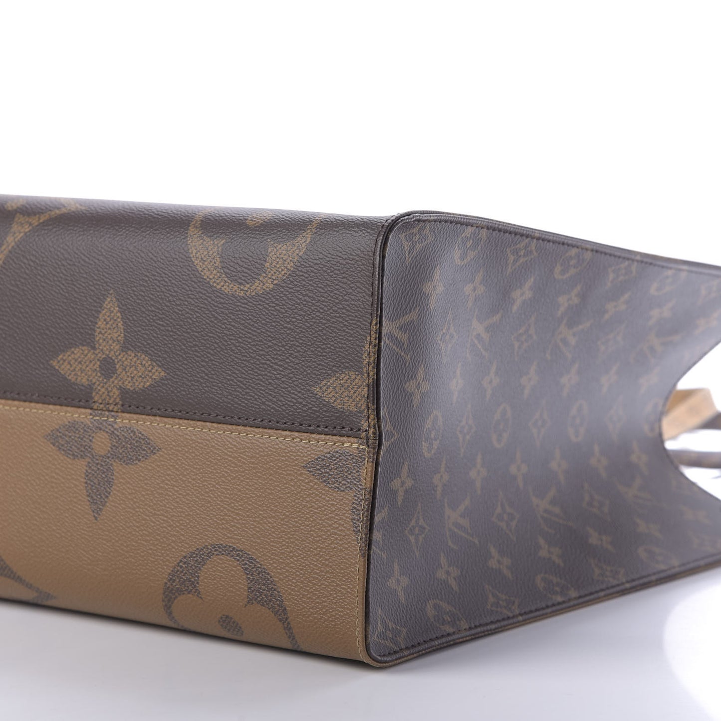 Reverse Monogram Giant Onthego GM