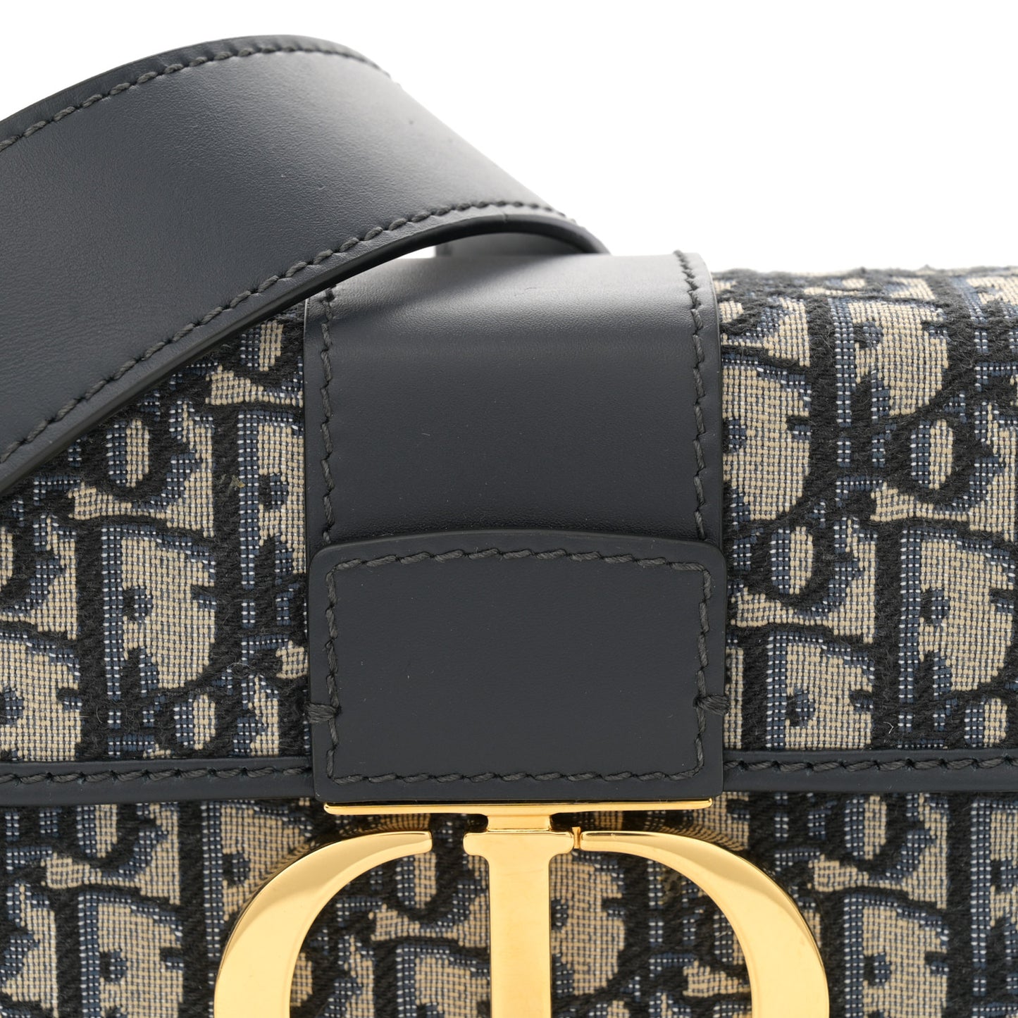 Oblique 30 Montaigne Box Bag Blue