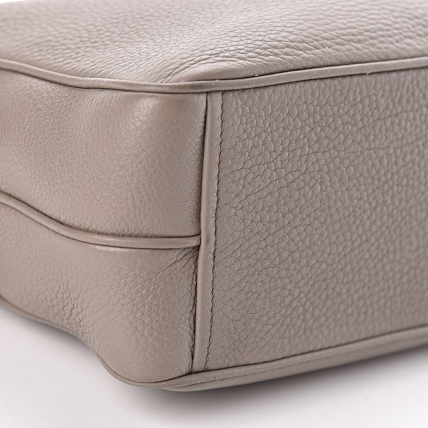 Vitello Phenix Camera Bag Argilla