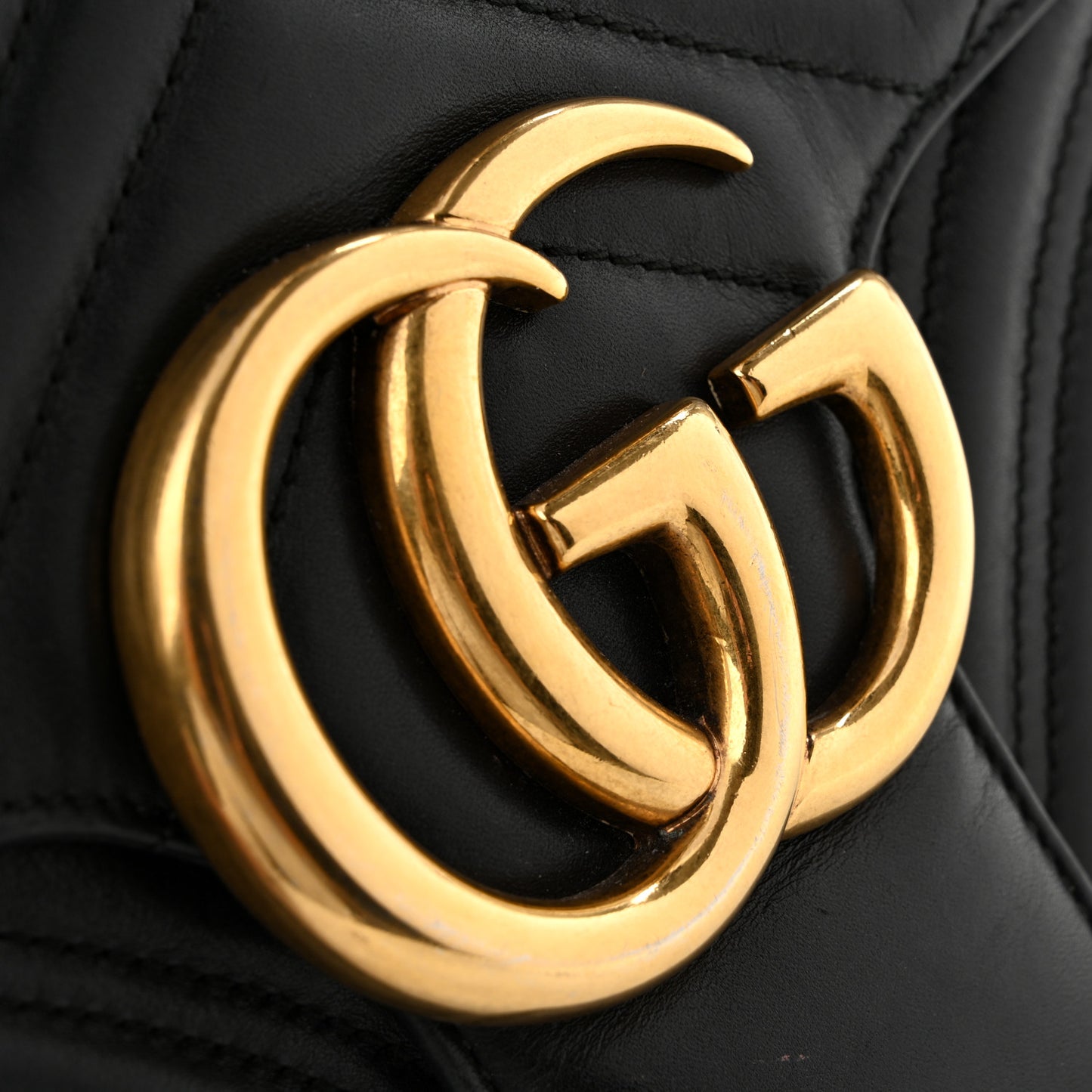 Calfskin Matelasse Medium GG Marmont Shoulder Bag Black