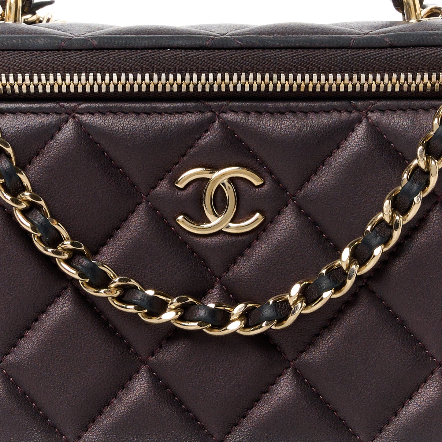 Iridescent Lambskin Quilted Small Top Handle Vanity Case With Chain Burgundy