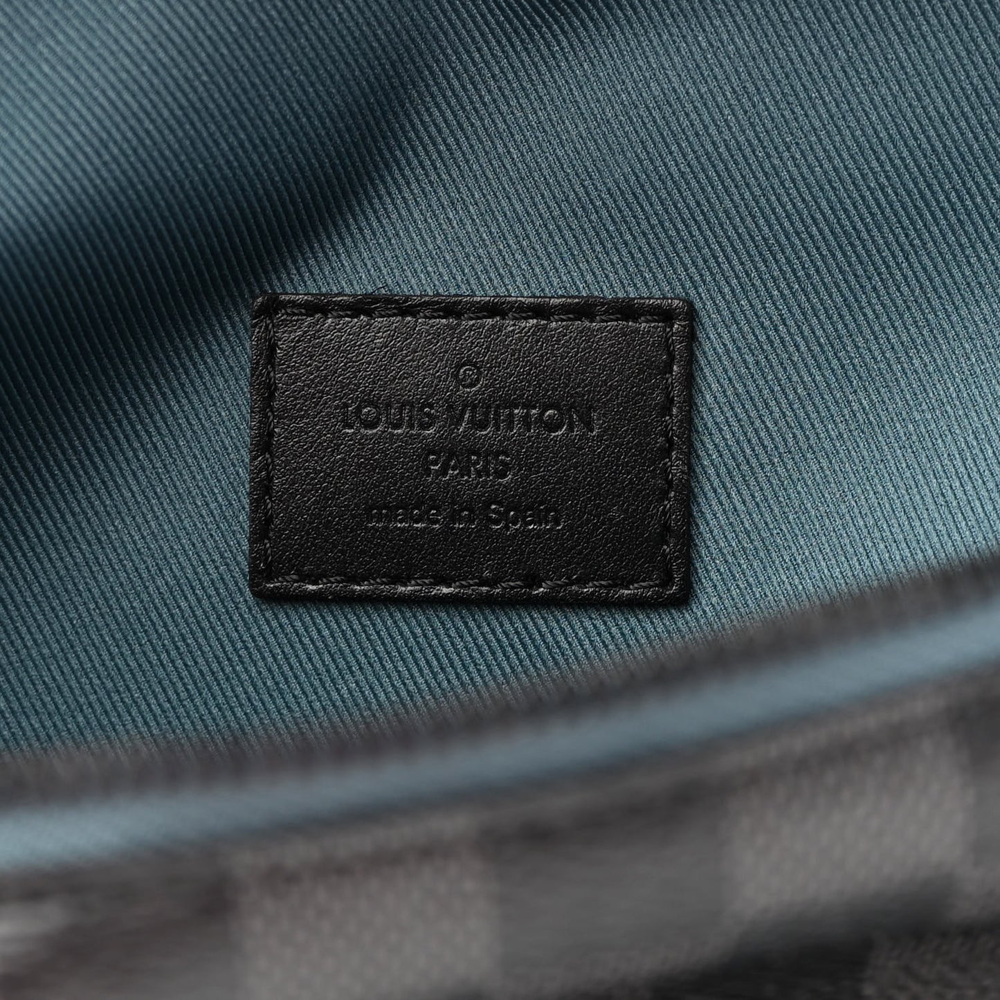 Damier Graphite Discovery Bumbag