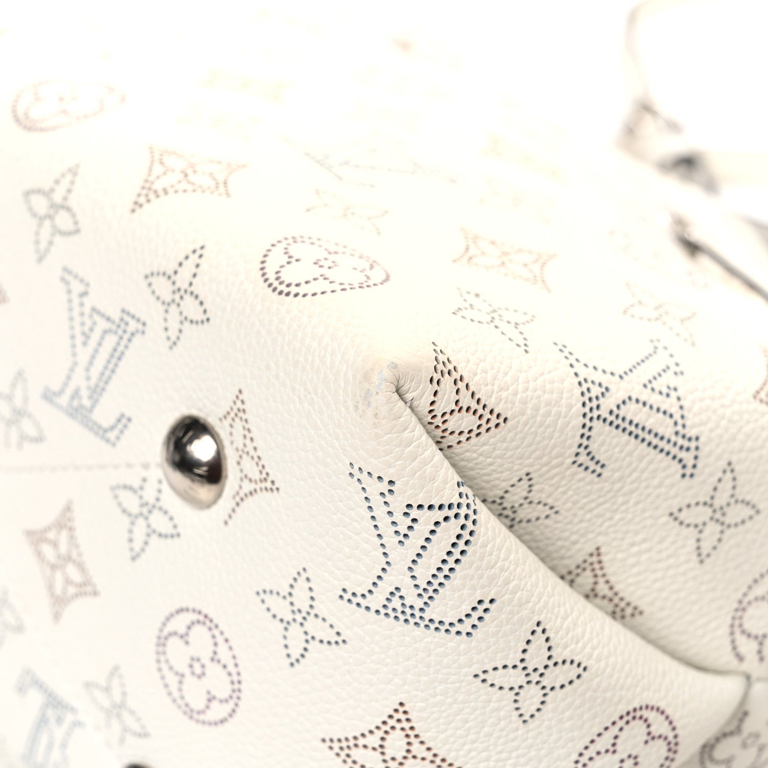 Louis Vuitton Mahina Bella Snow White 11 of 12
