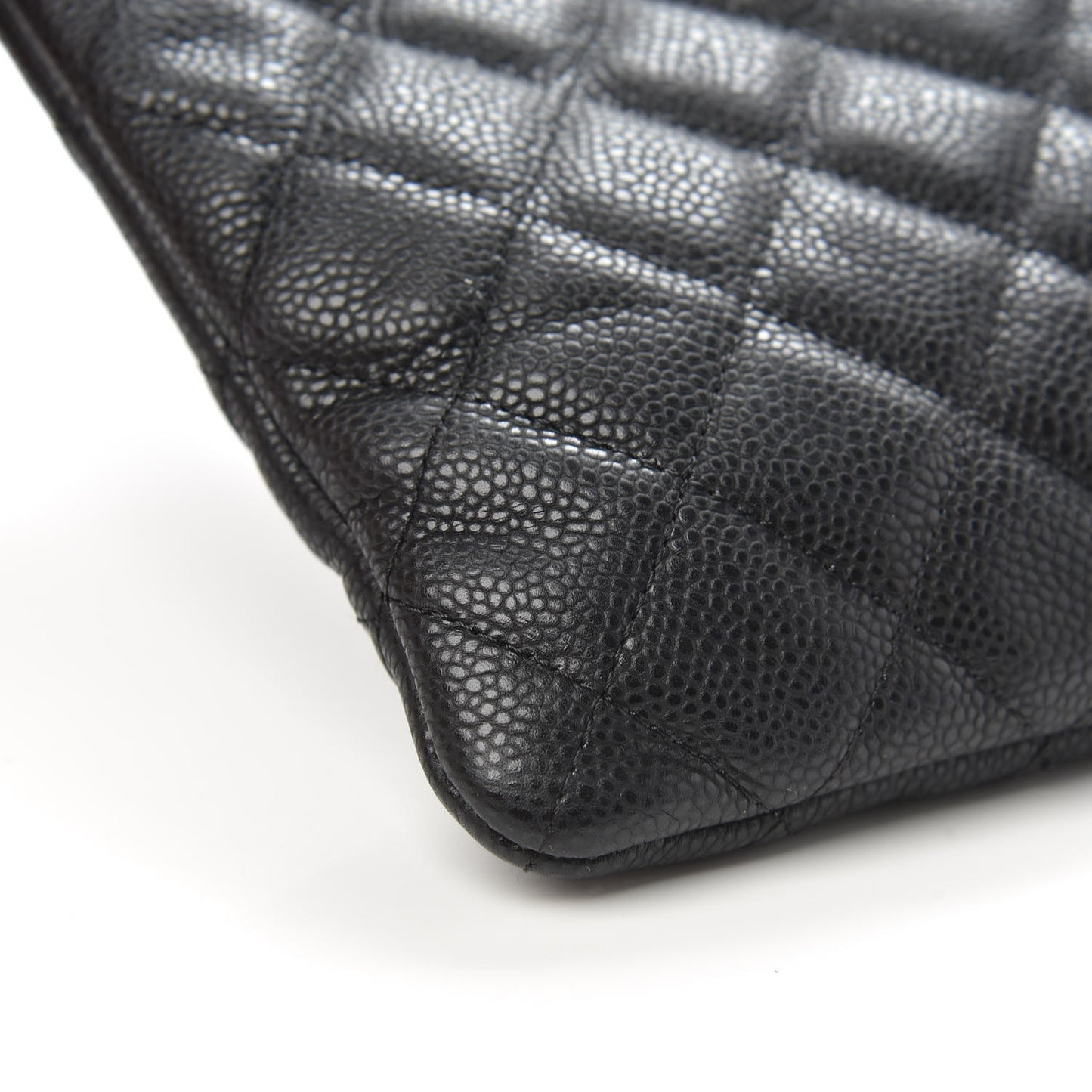Caviar Quilted Medium Cosmetic Case Black