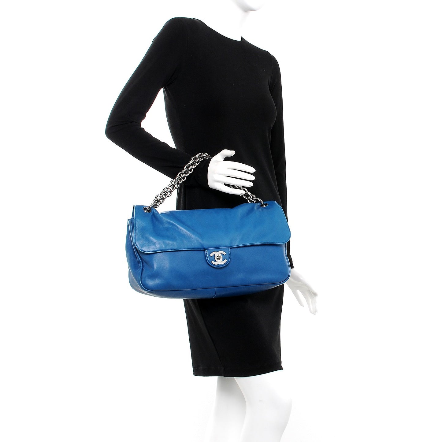 Lambskin Soft and Chain Large Flap Blue