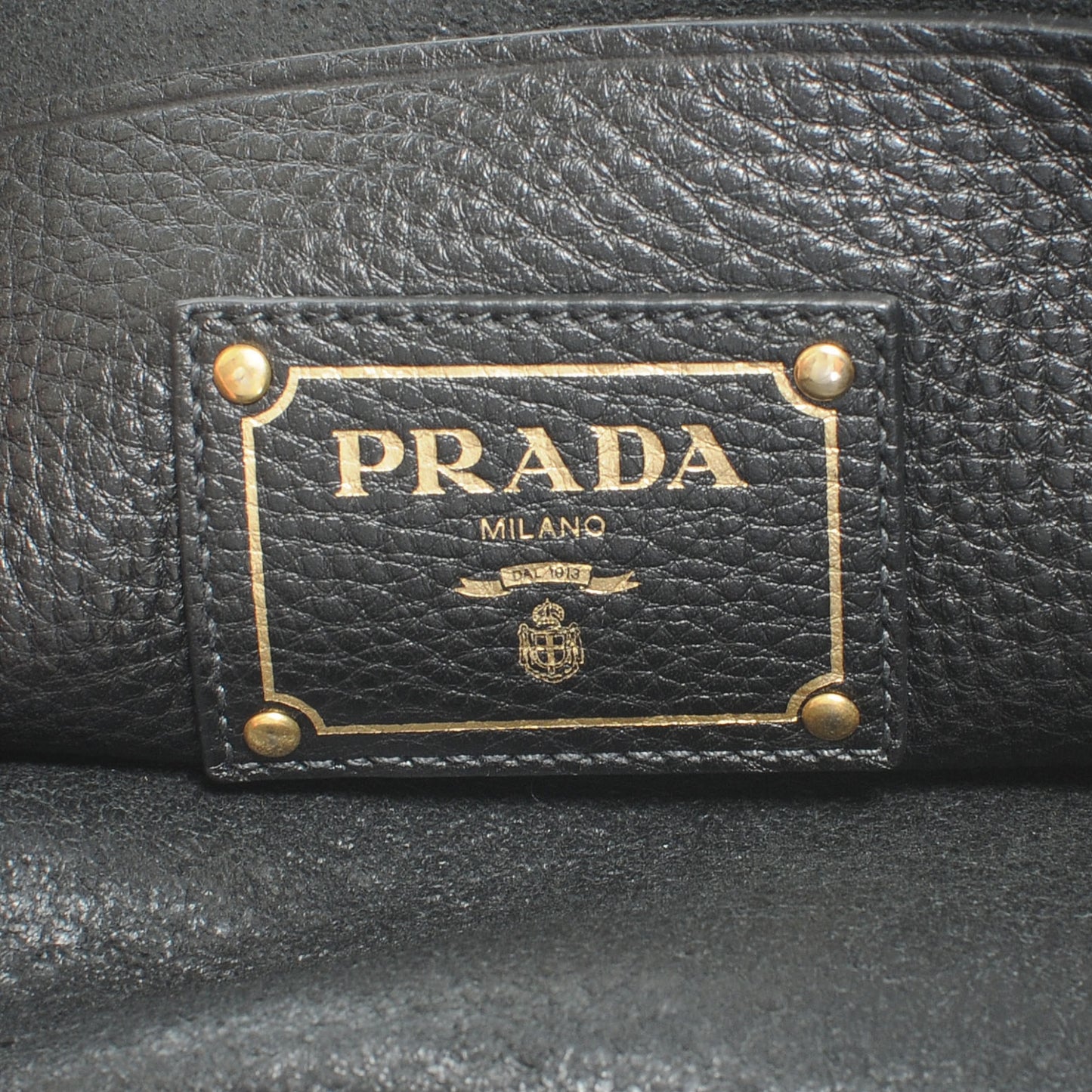 Vitello Daino Shoulder Bag Black