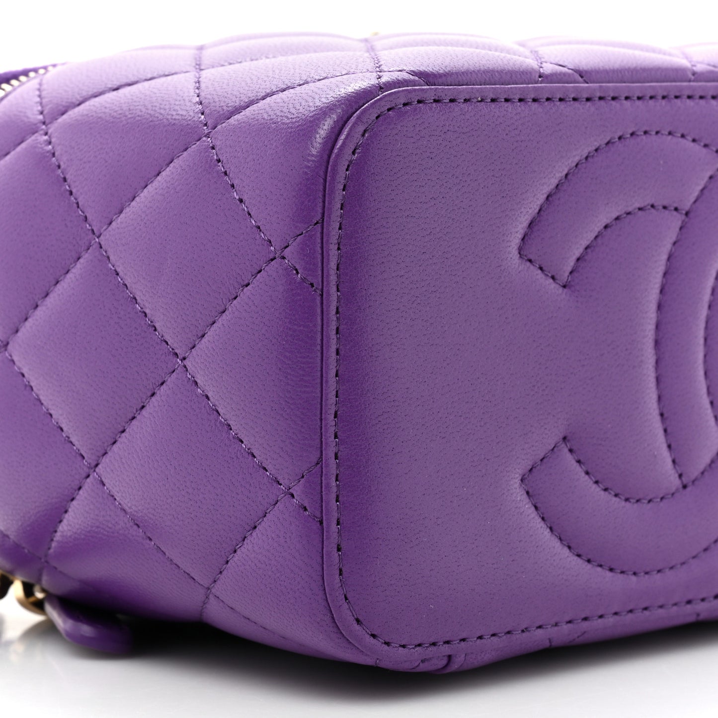 Lambskin Quilted Small Top Handle Vanity Case With Chain Purple