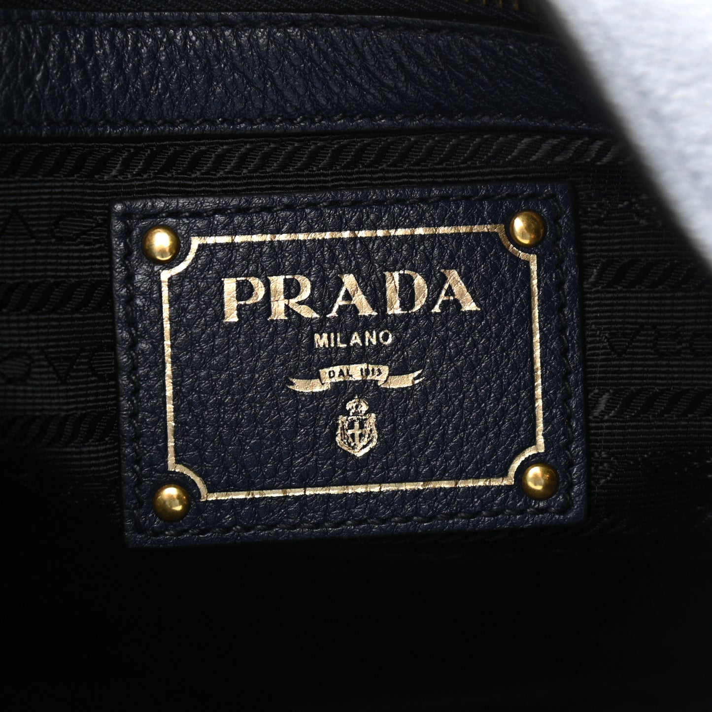 Vitello Phenix Embossed Logo Hobo Baltico