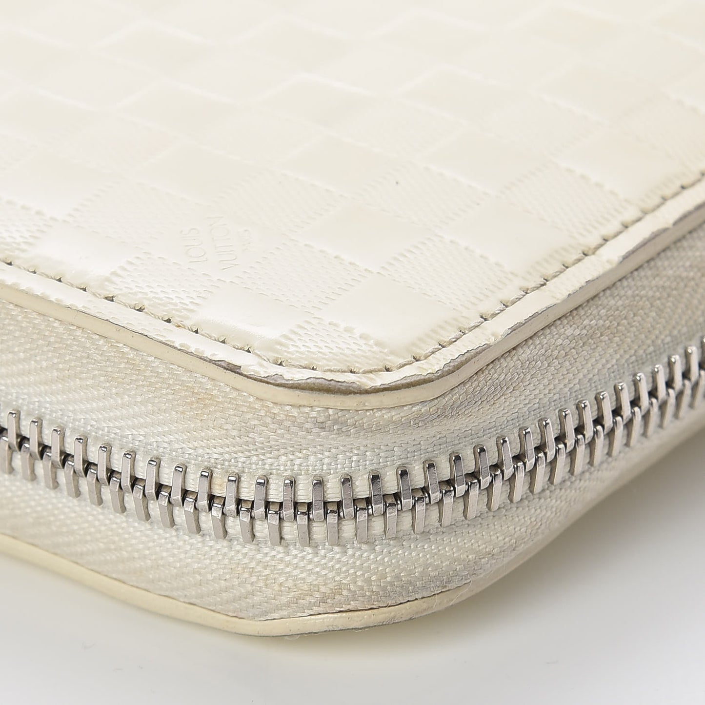 Shiny Calfskin Damier Facette Zippy Wallet Creme