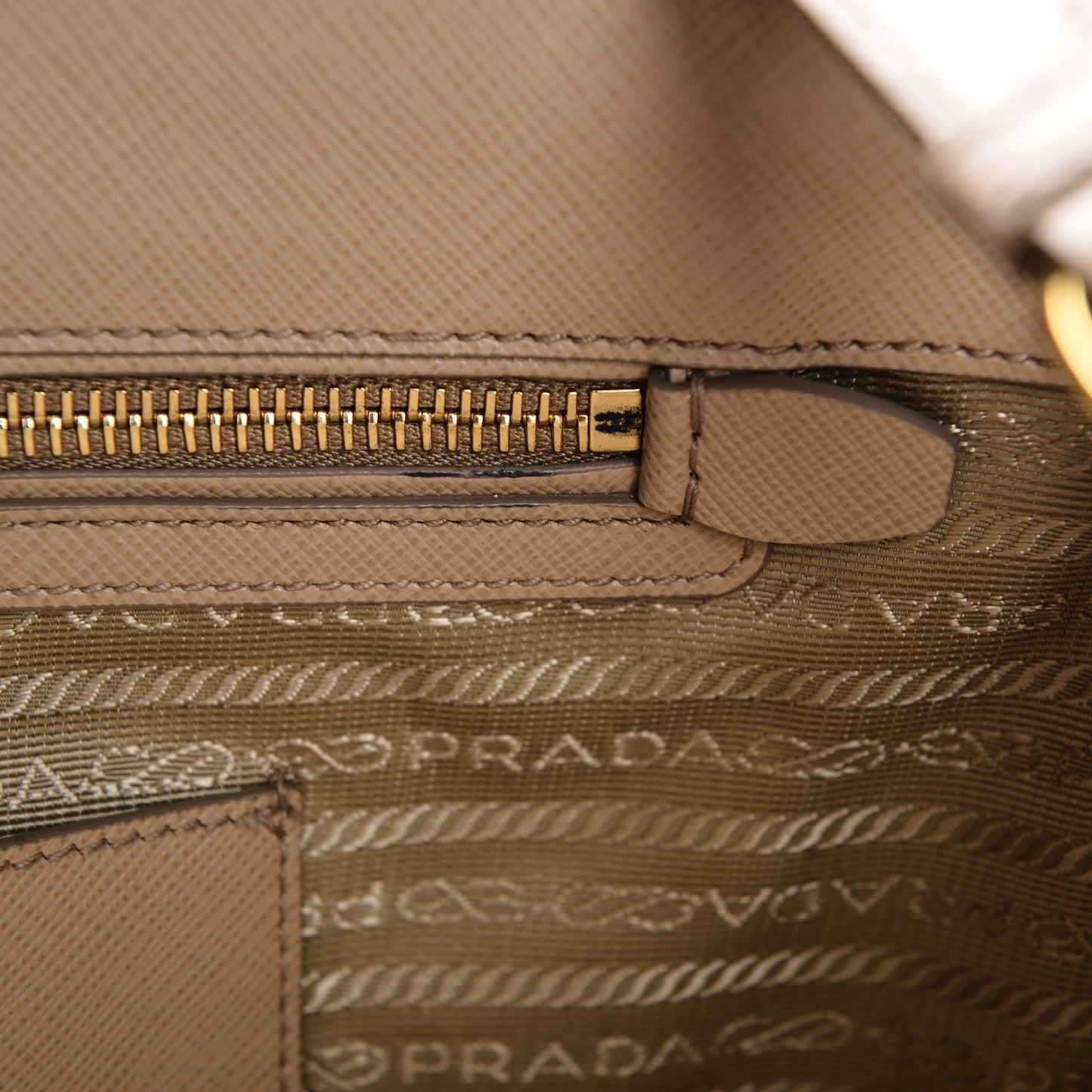 Saffiano Lux Galleria Front Pocket Tote Sabbia