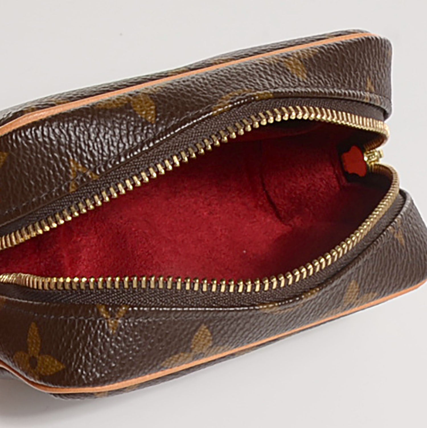 Louis Vuitton Monogram Wapity Case 5 of 7