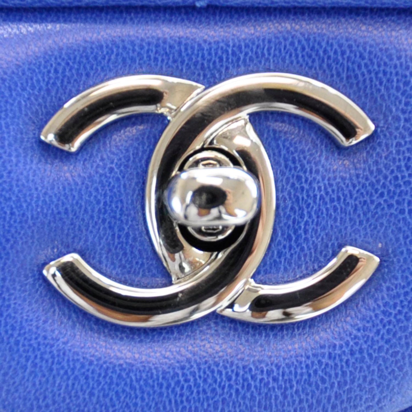 Lambskin Chevron Jumbo Flap Blue Roi
