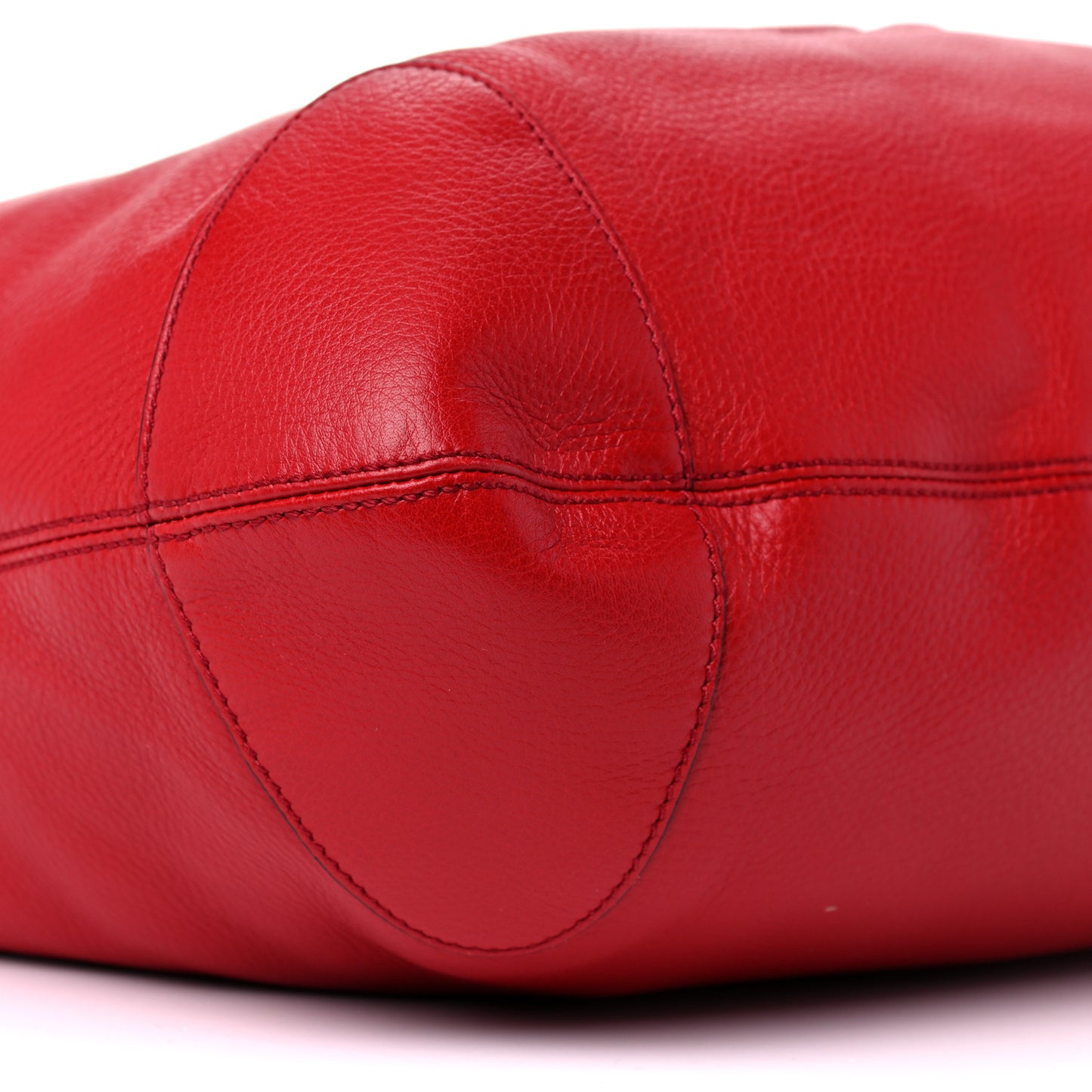 Pebbled Calfskin Medium Soho Chain Hobo Red