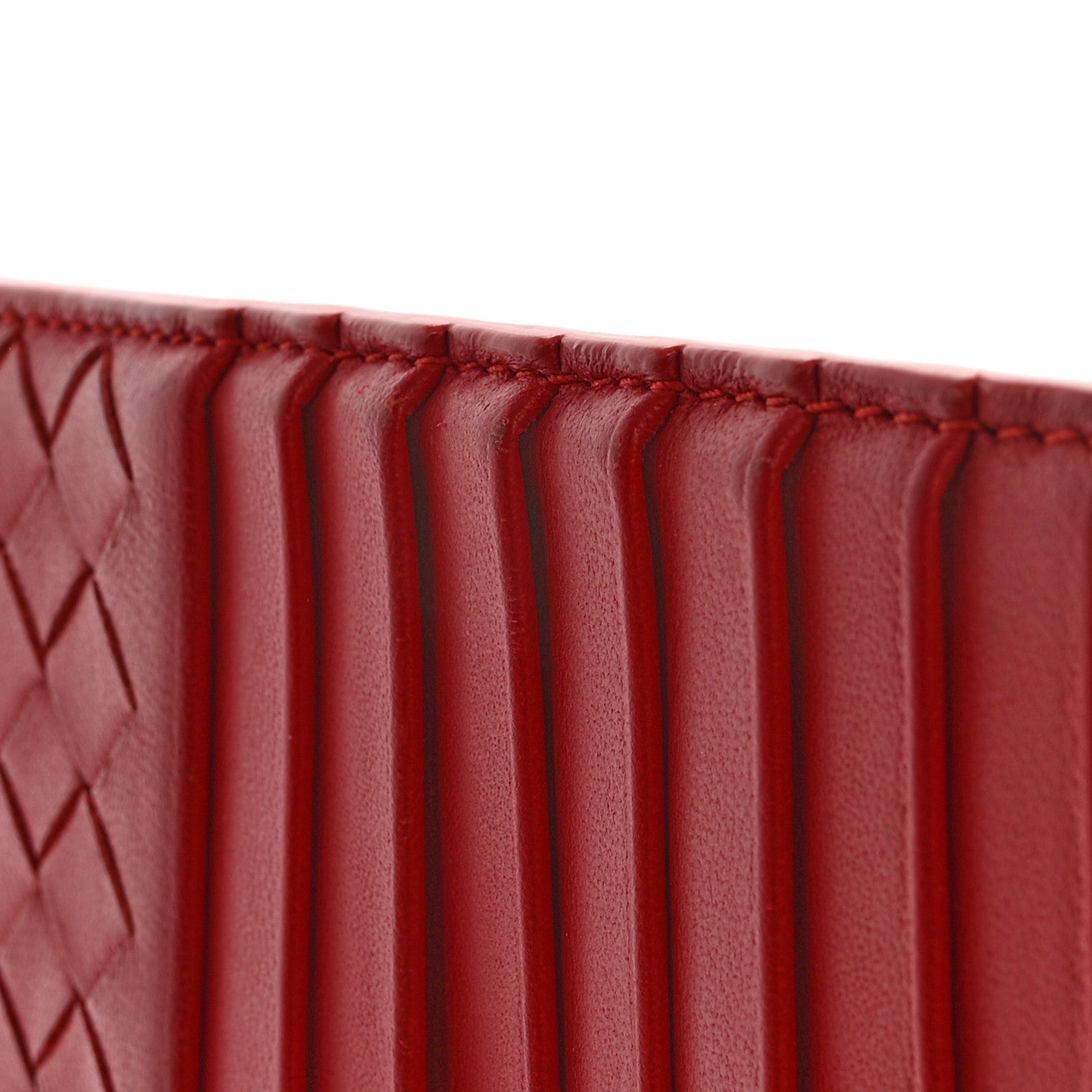 Bottega Veneta Calfskin Intrecciato Zip Card Holder Bordeaux