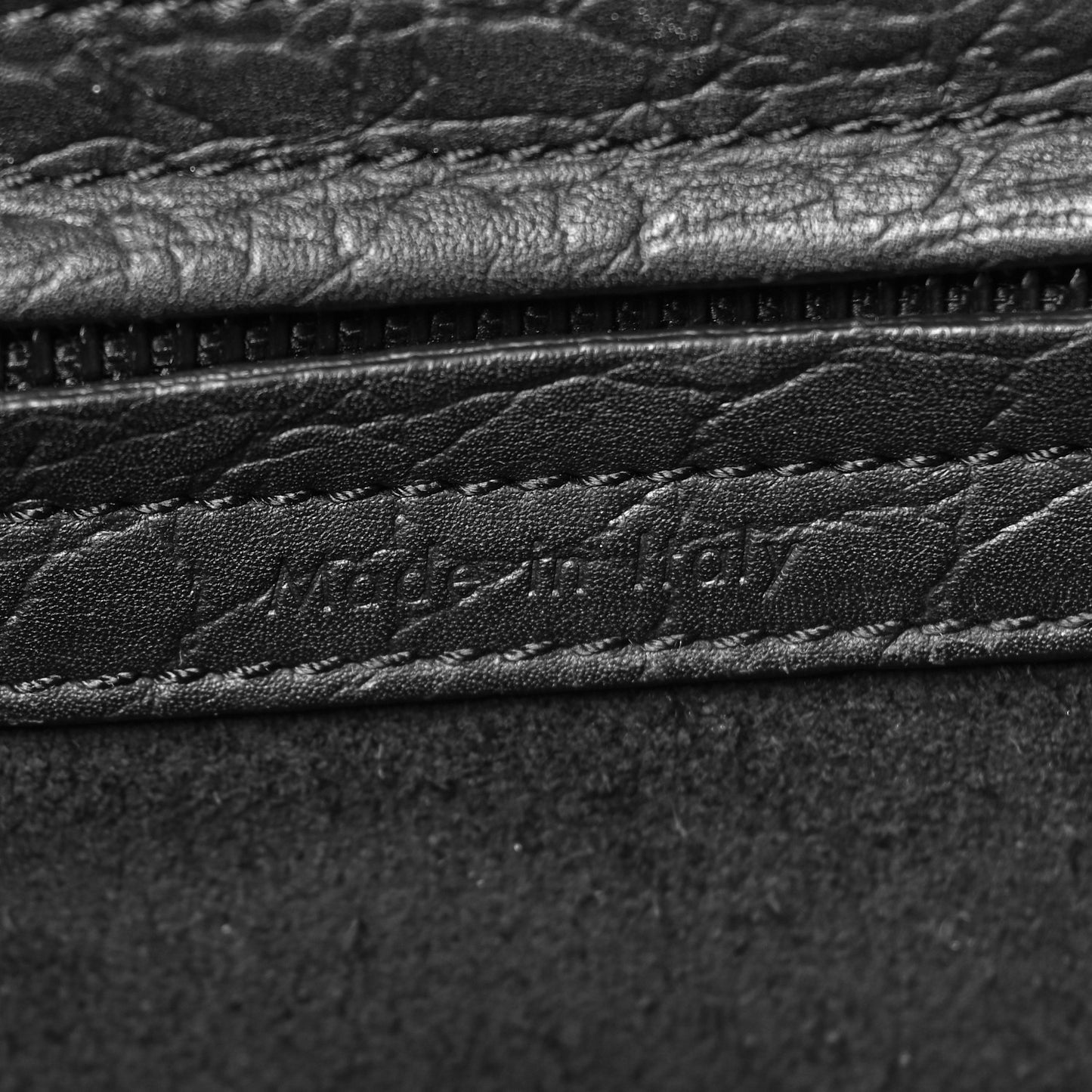 Calfskin Crocodile Embossed Medium Phantom Luggage Black