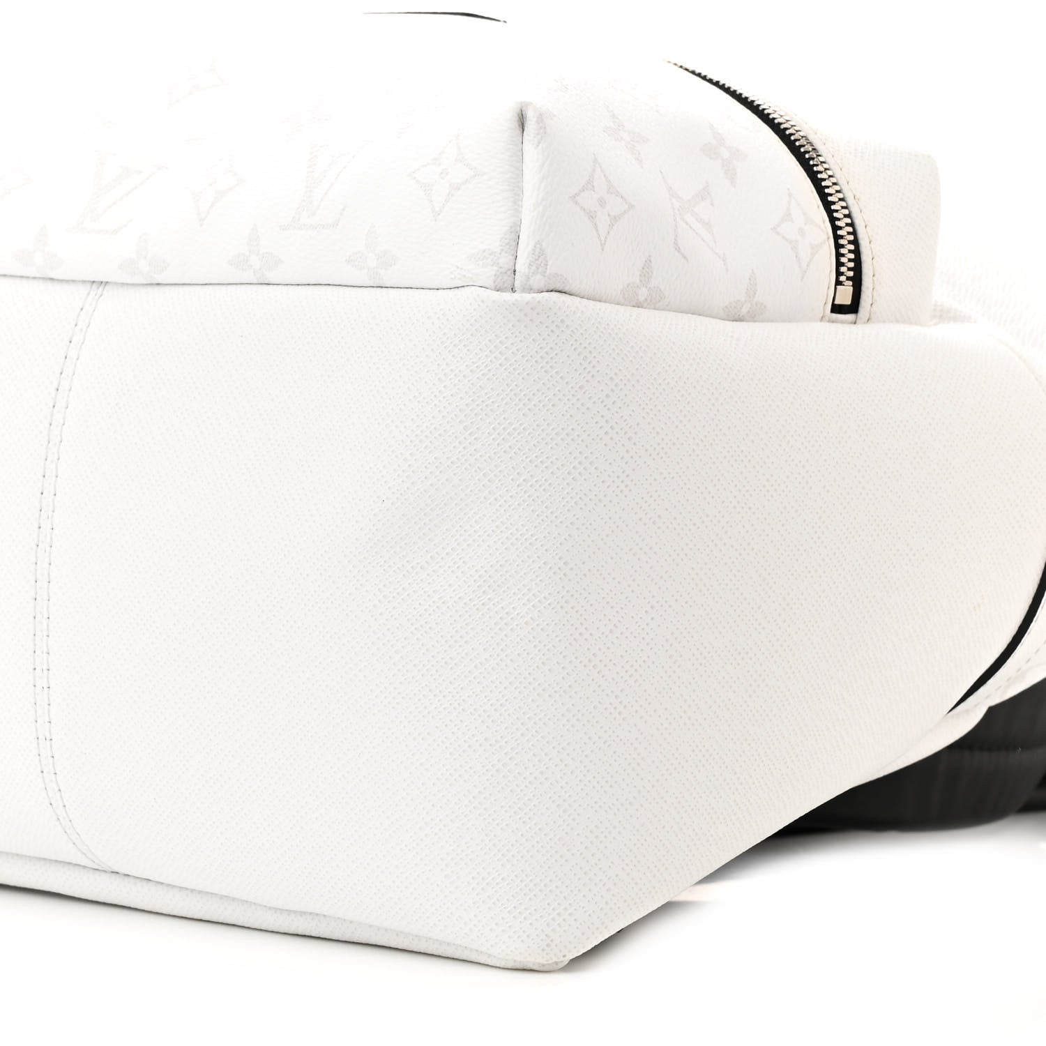 Louis Vuitton Taiga Monogram Discovery Backpack PM White 9 of 11