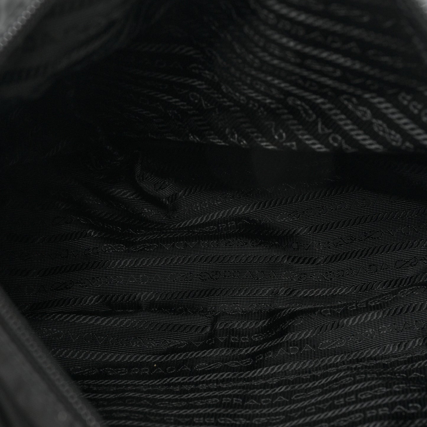 Tessuto Nylon Saffiano Vela Messenger Bag Black