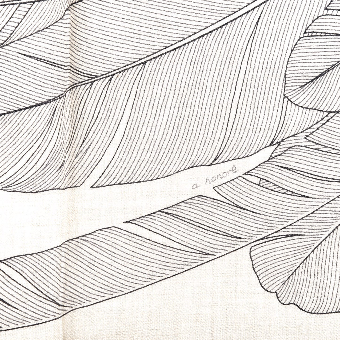 Cashmere Silk Plumes En Fete Shawl 140 Naturel Black