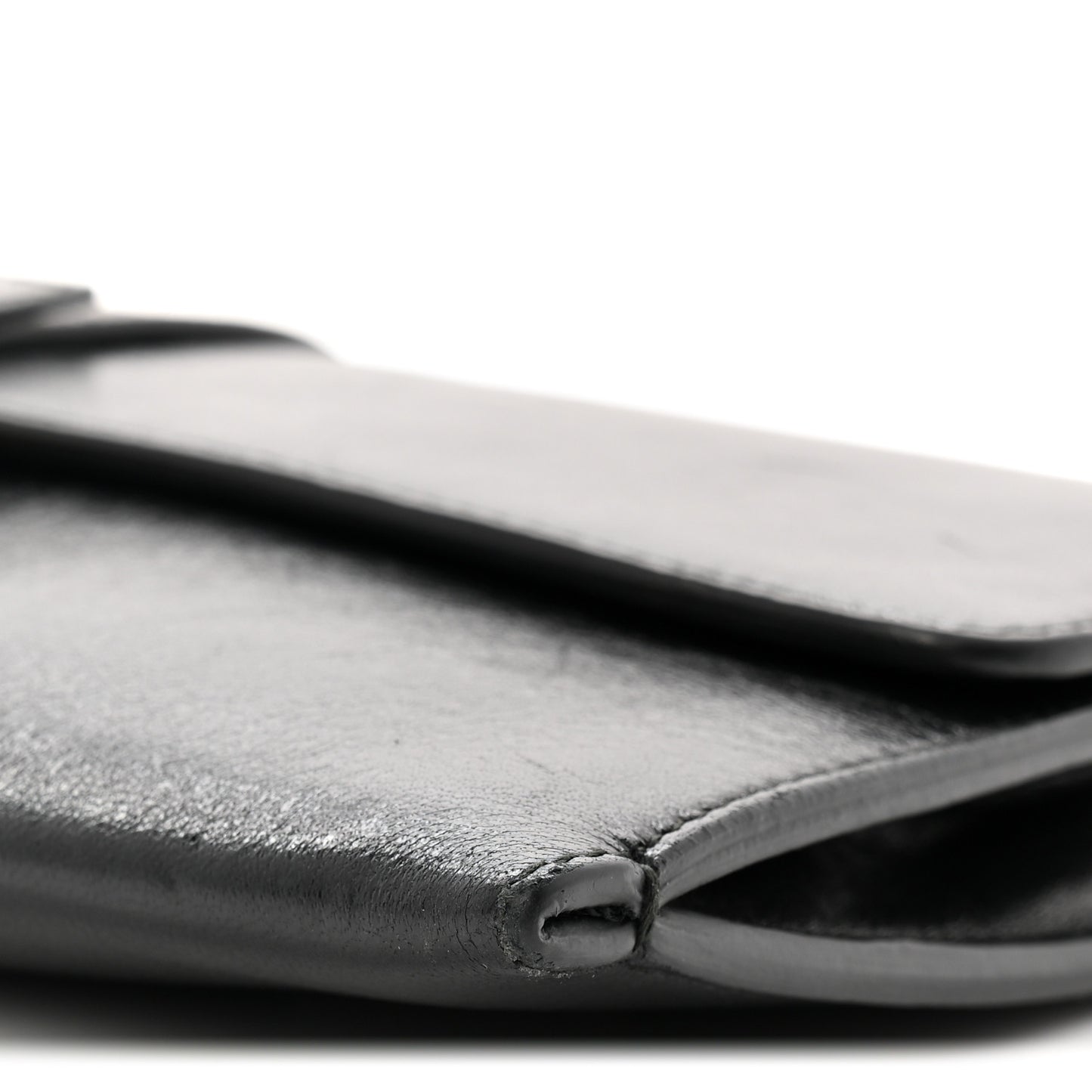 Calfskin 30 Montaigne Chain Pouch Black