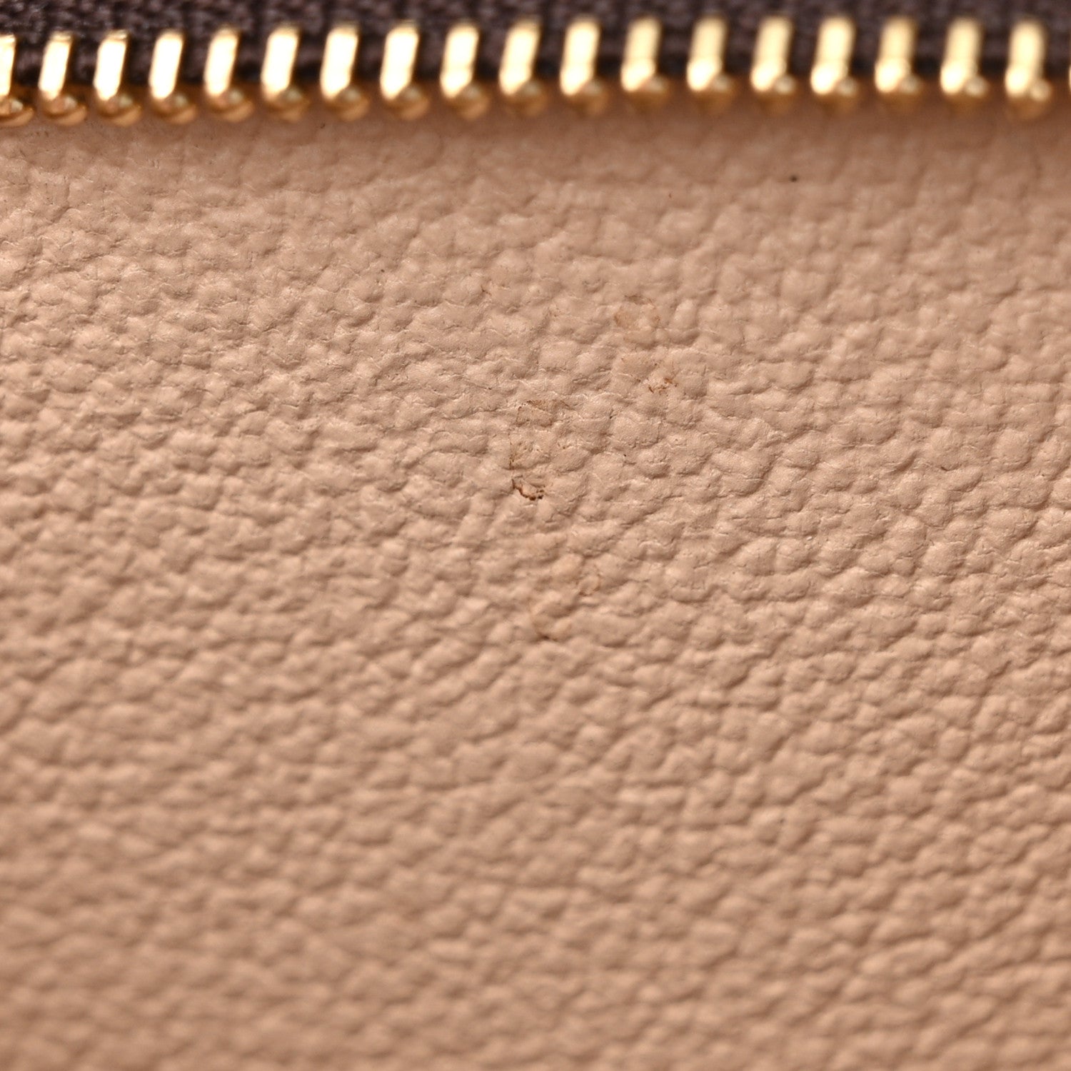 Louis Vuitton Monogram Toiletry Pouch 19 8 of 10