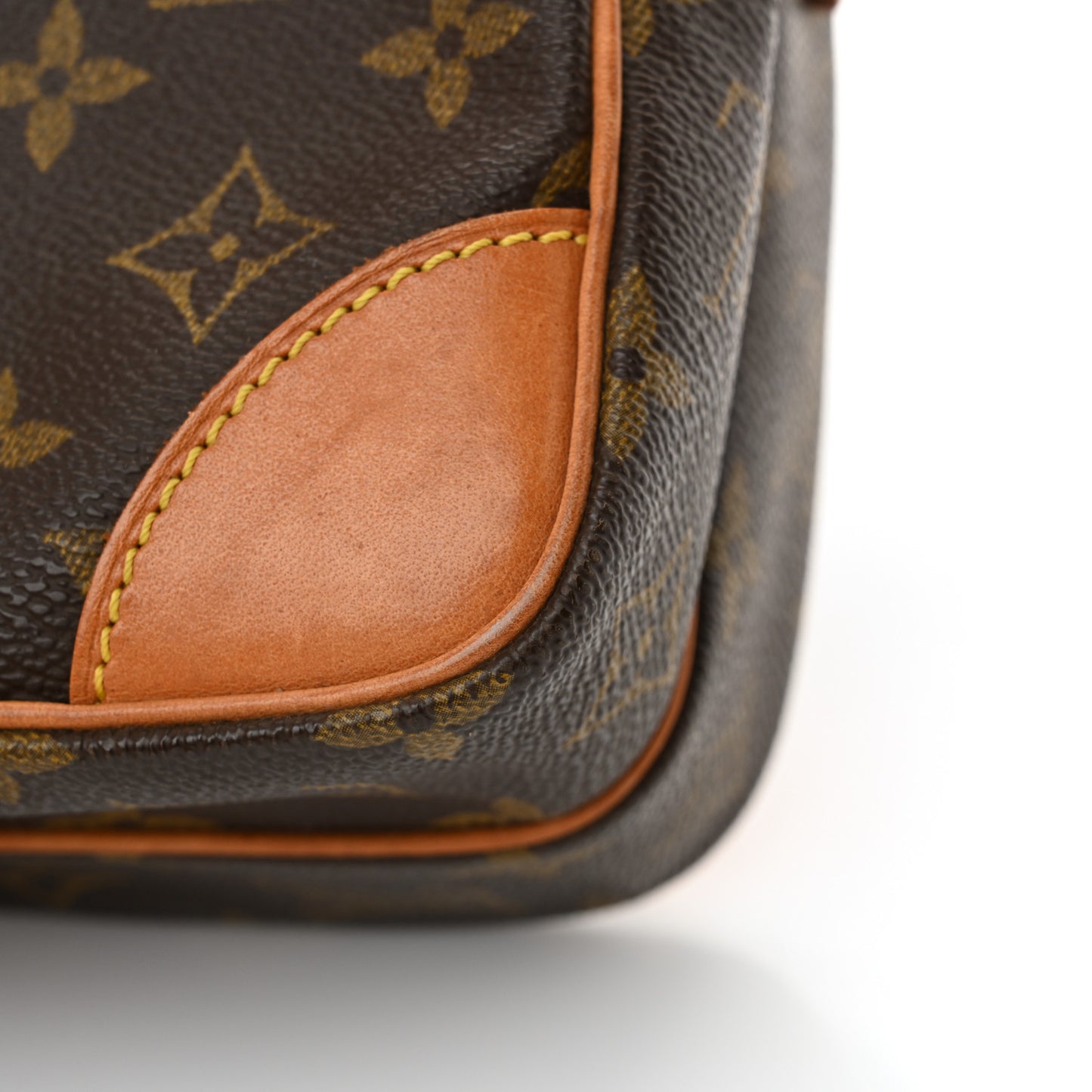 Monogram Amazone