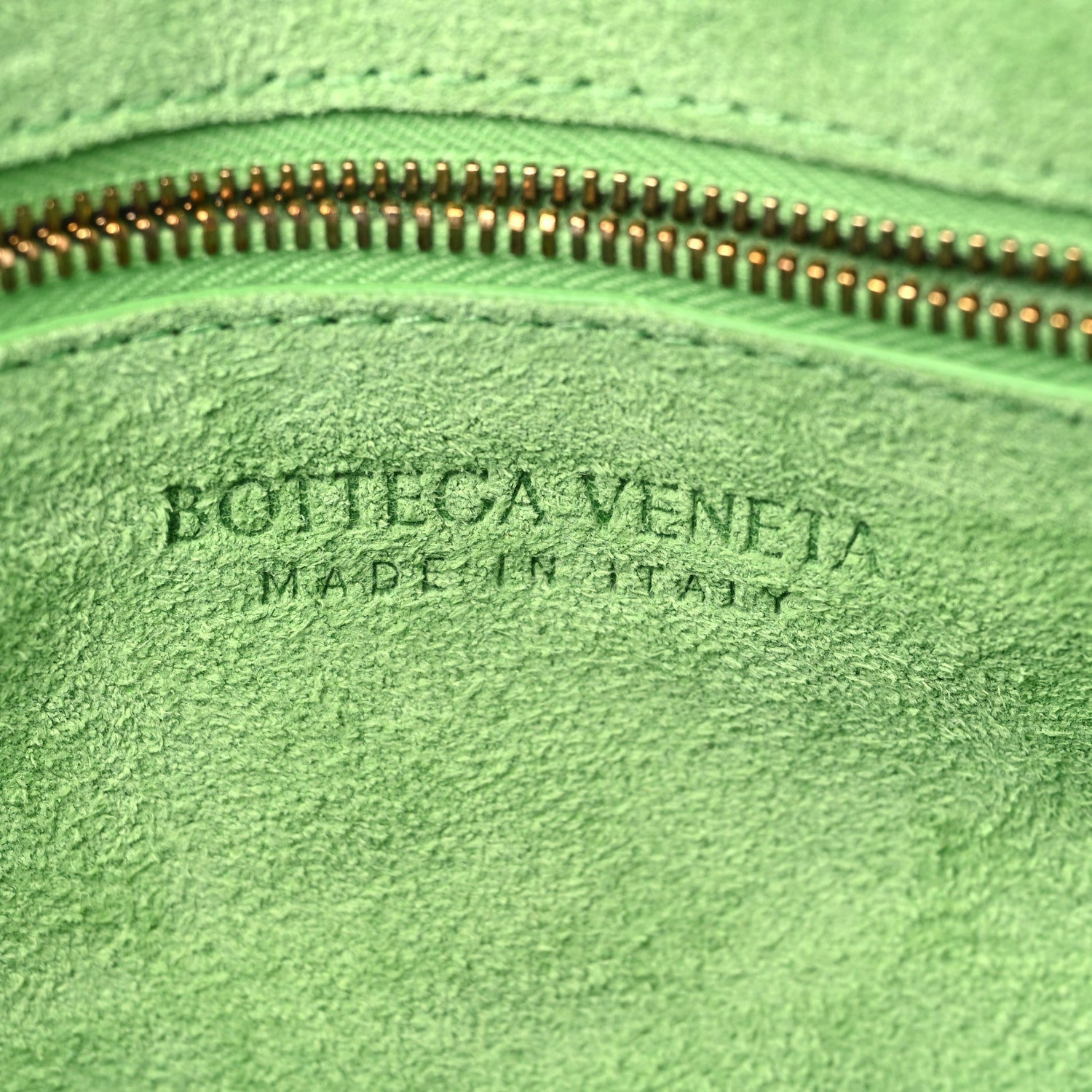 Bottega Veneta Grained Calfskin Maxi Intrecciato Cassette Crossbody Bag Caramel Pistachio 5 of 7