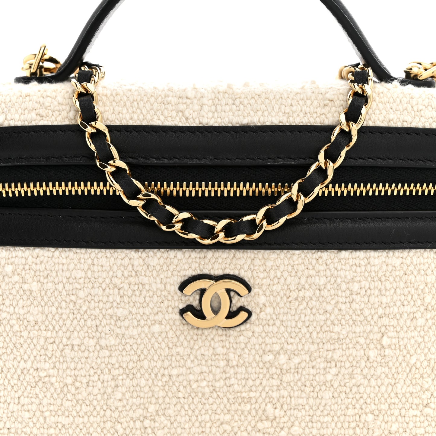 Boucle Calfskin Top Handle Slim Vanity Case With Chain Ecru Black