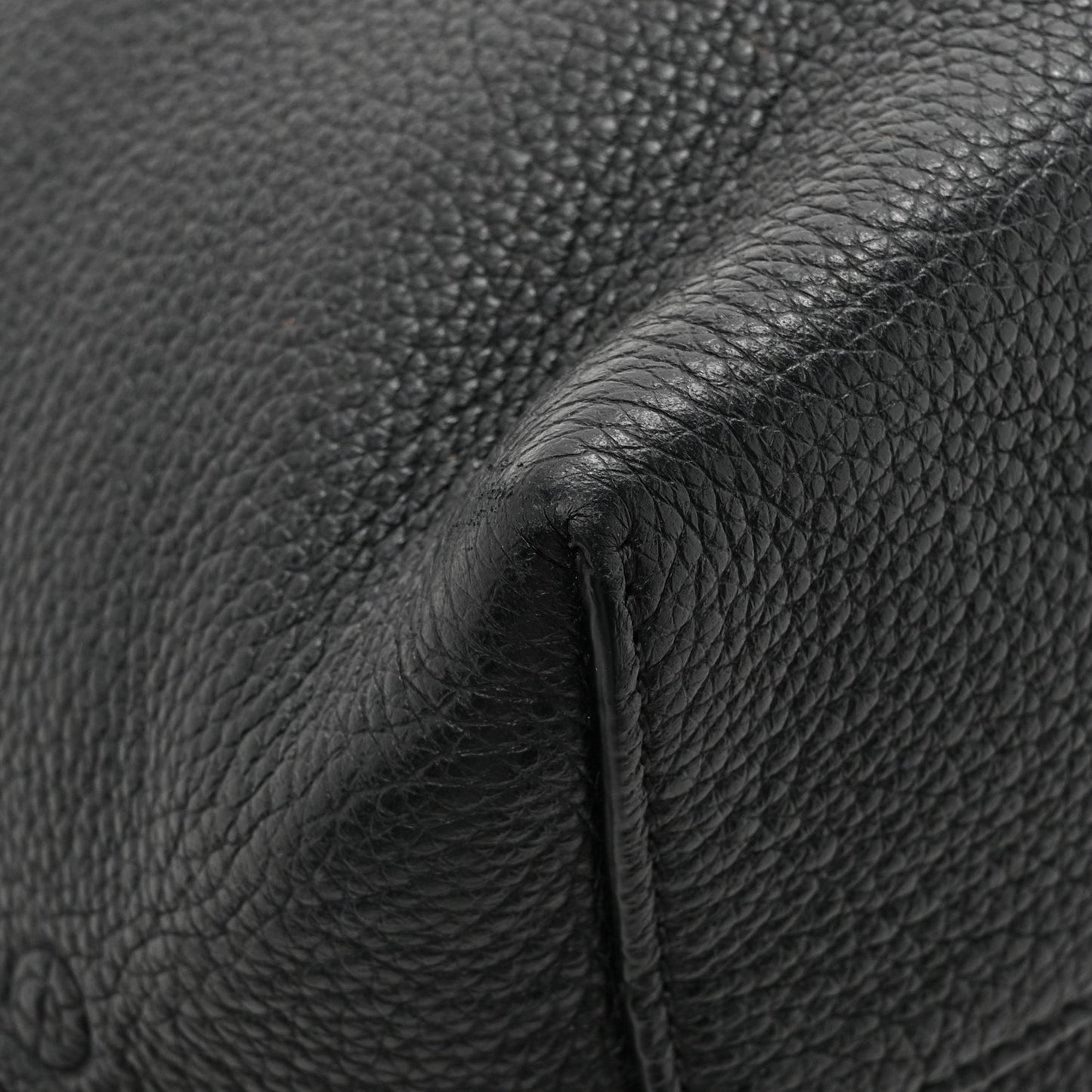 Grained Calfskin Wander Bag Black
