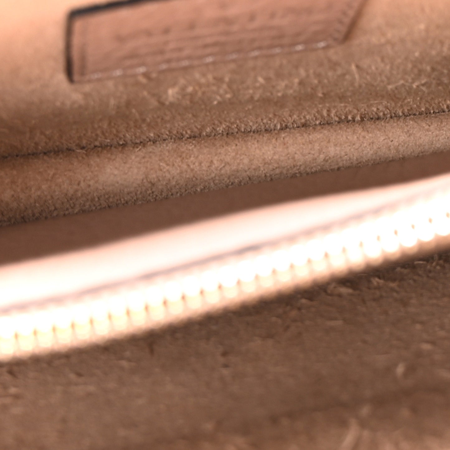 Pebbled Calfskin Rockstud Wallet On Chain Poudre